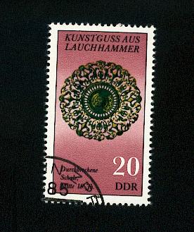 Timbre: Broche en filigrane 
