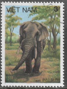 Timbre: El&eacute;phant, charge d'intimidation