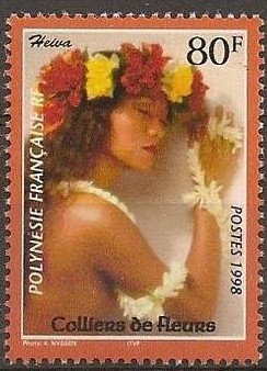 Timbre: Jeune femme par&eacute;e