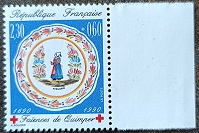 Timbre: Au profit de la Croix-Rouge - Fa&iuml;ence de Quimper
